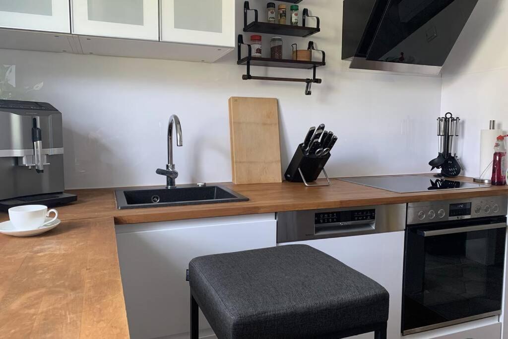 Gemuetliche 3 Zimmer Wohnung Mit Grosszuegiger Terrasse Im Gruenen Ройтлинген Экстерьер фото