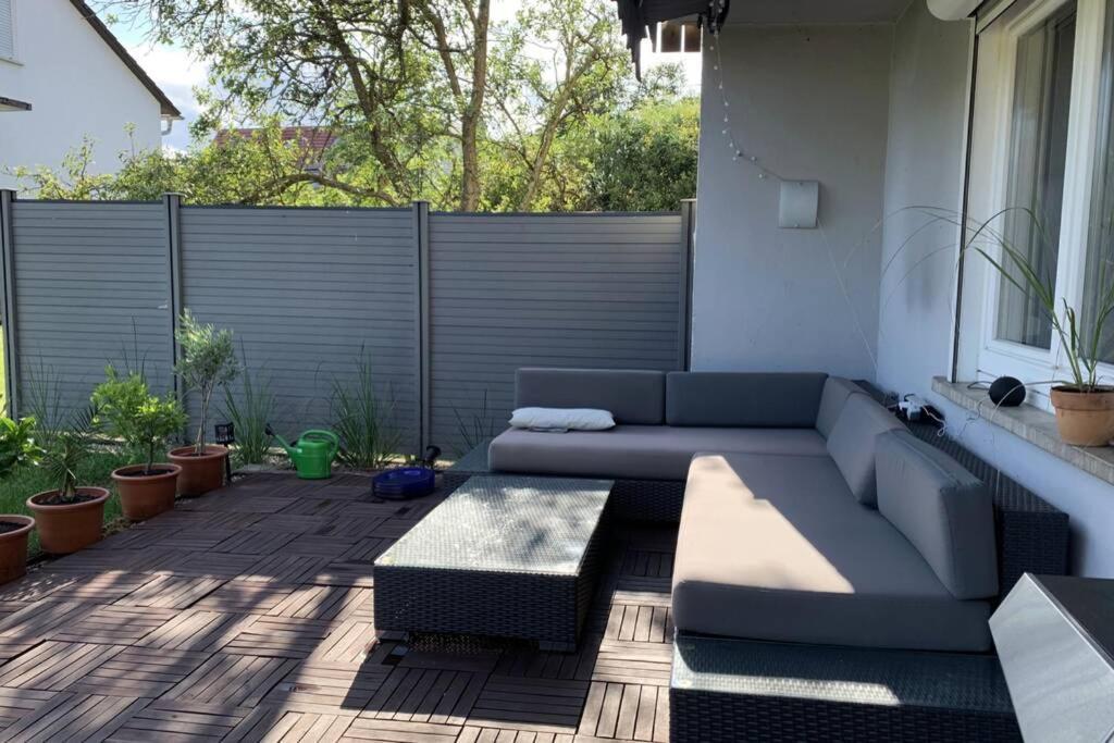 Gemuetliche 3 Zimmer Wohnung Mit Grosszuegiger Terrasse Im Gruenen Ройтлинген Экстерьер фото