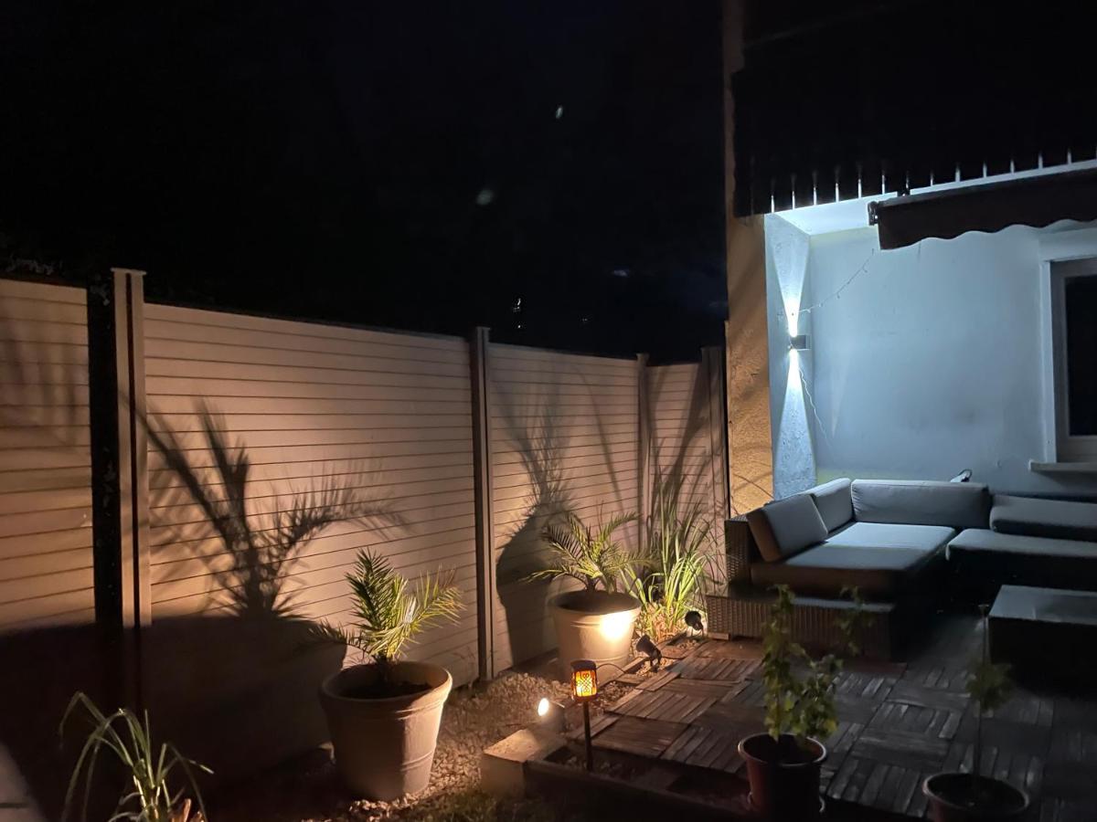 Gemuetliche 3 Zimmer Wohnung Mit Grosszuegiger Terrasse Im Gruenen Ройтлинген Экстерьер фото