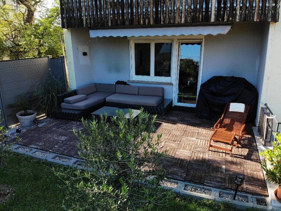 Gemuetliche 3 Zimmer Wohnung Mit Grosszuegiger Terrasse Im Gruenen Ройтлинген Экстерьер фото