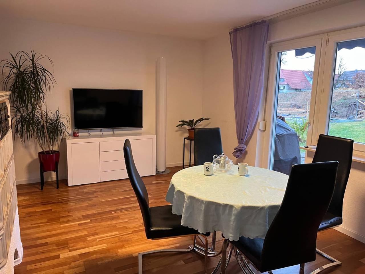 Gemuetliche 3 Zimmer Wohnung Mit Grosszuegiger Terrasse Im Gruenen Ройтлинген Экстерьер фото
